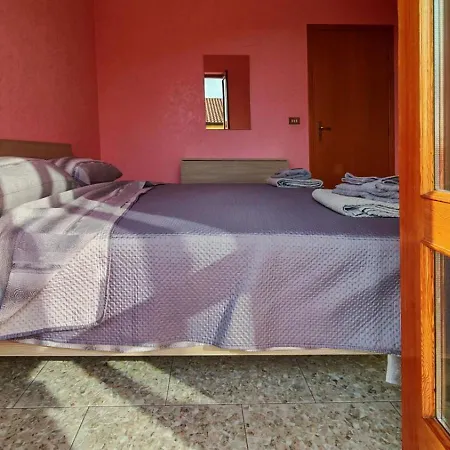 Tra Mari E Monti