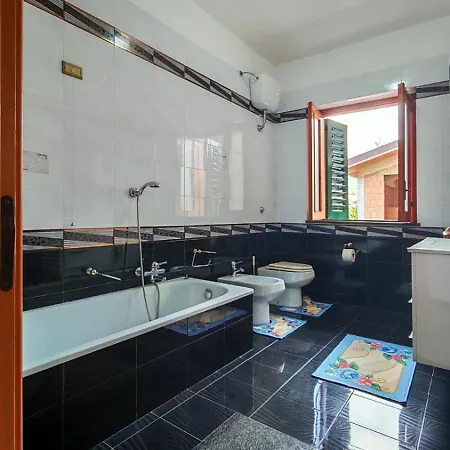 Tra Mari E Monti Appartement