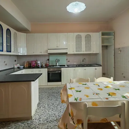 Tra Mari E Monti Apartman